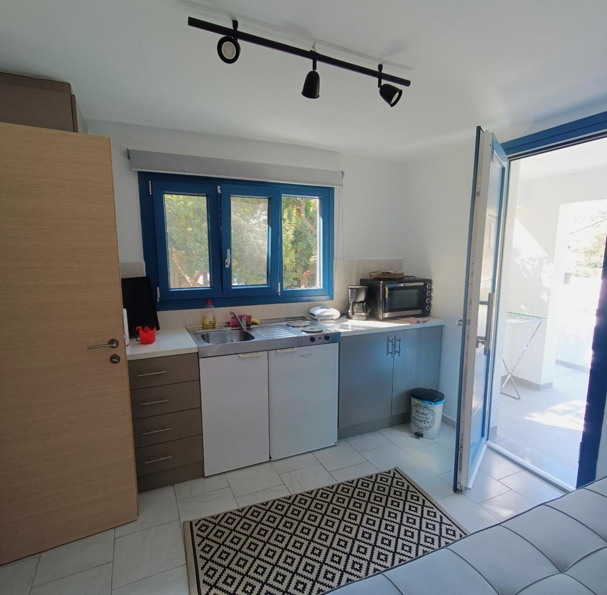 Thea Apartments Emporeios  Екстер'єр фото